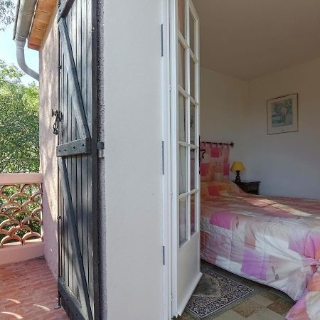 Snug Holiday Home In Bormes Les Mimosas With Pool 외부 사진
