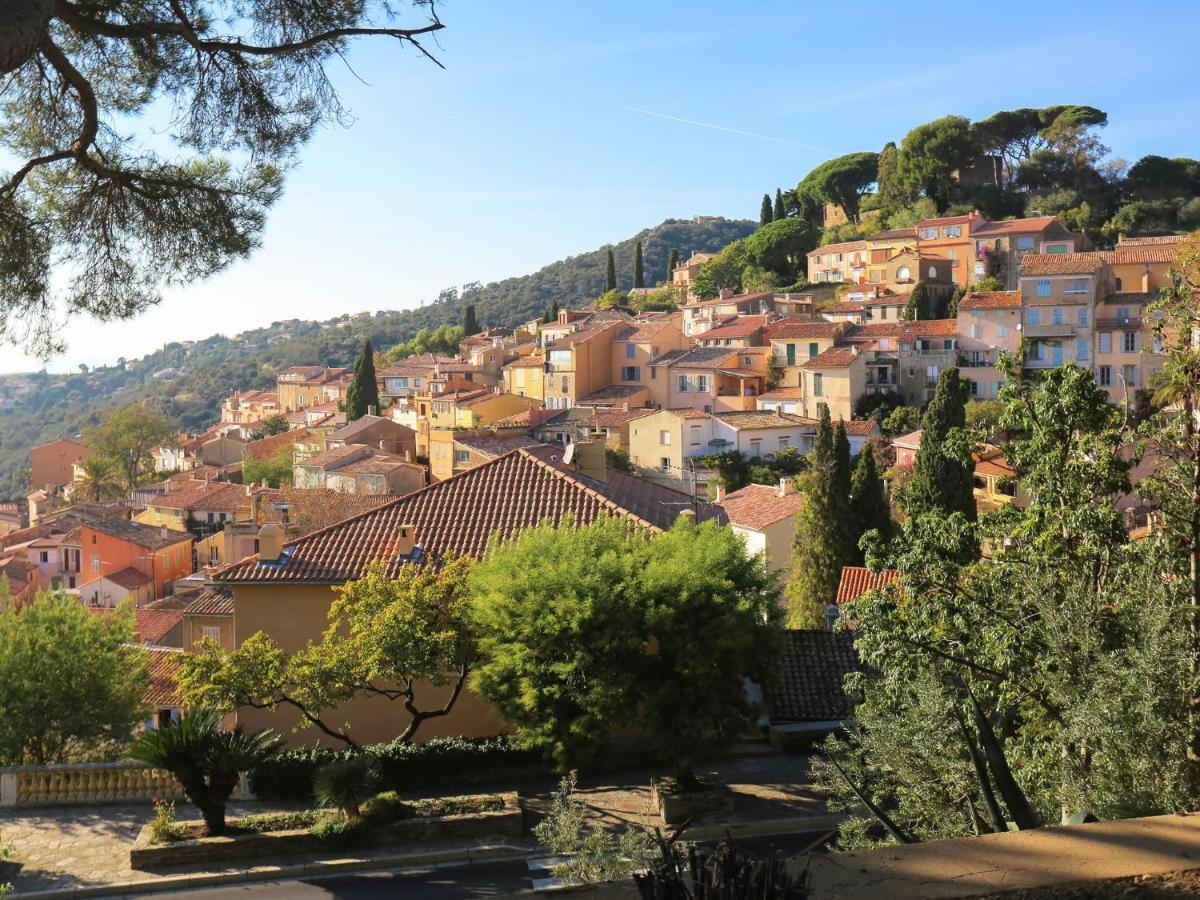 Snug Holiday Home In Bormes Les Mimosas With Pool 외부 사진