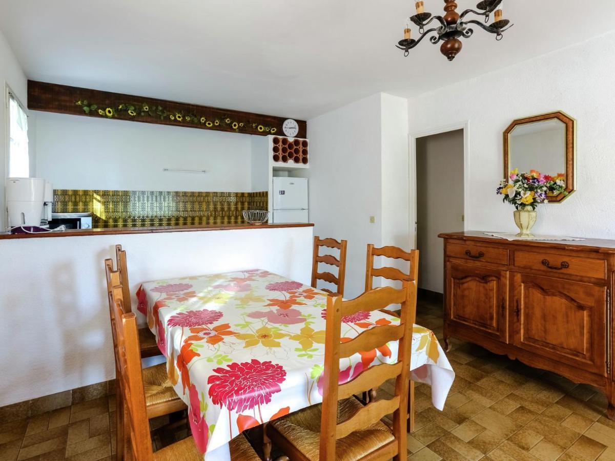 Snug Holiday Home In Bormes Les Mimosas With Pool 외부 사진