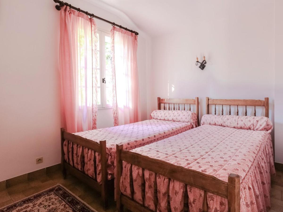 Snug Holiday Home In Bormes Les Mimosas With Pool 외부 사진