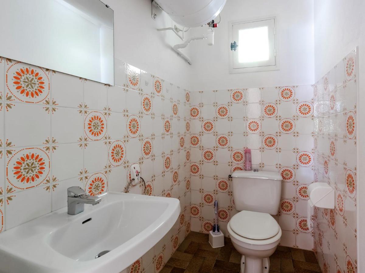 Snug Holiday Home In Bormes Les Mimosas With Pool 외부 사진