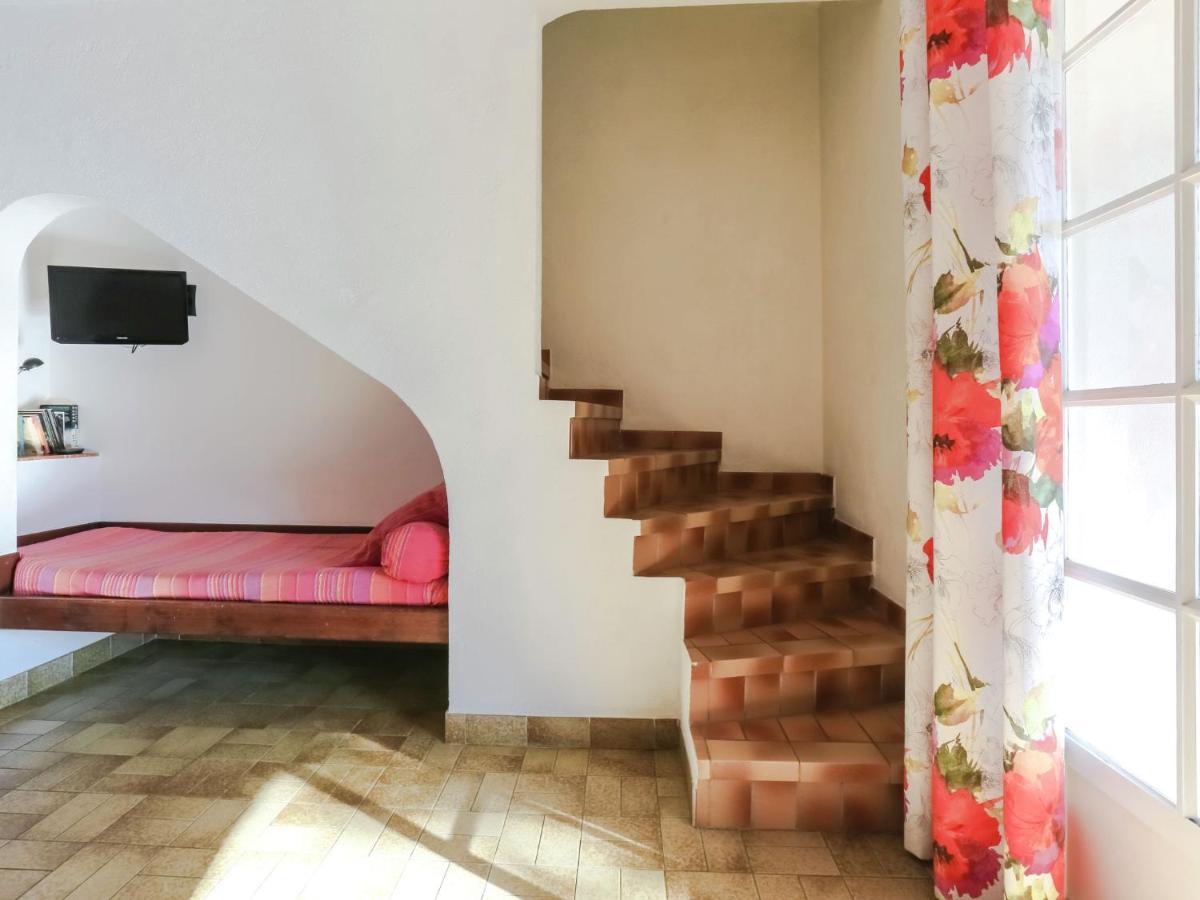 Snug Holiday Home In Bormes Les Mimosas With Pool 외부 사진