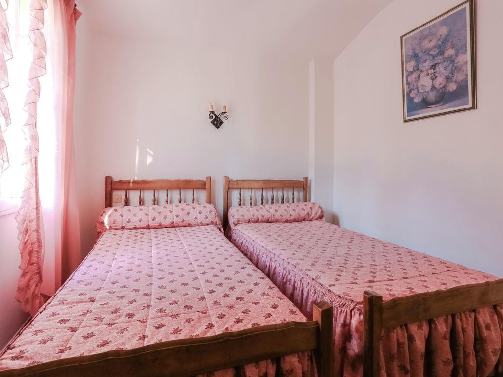 Snug Holiday Home In Bormes Les Mimosas With Pool 외부 사진