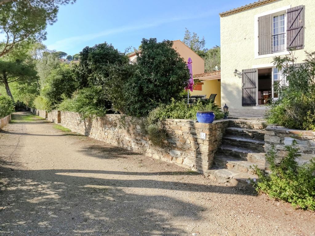 Snug Holiday Home In Bormes Les Mimosas With Pool 외부 사진